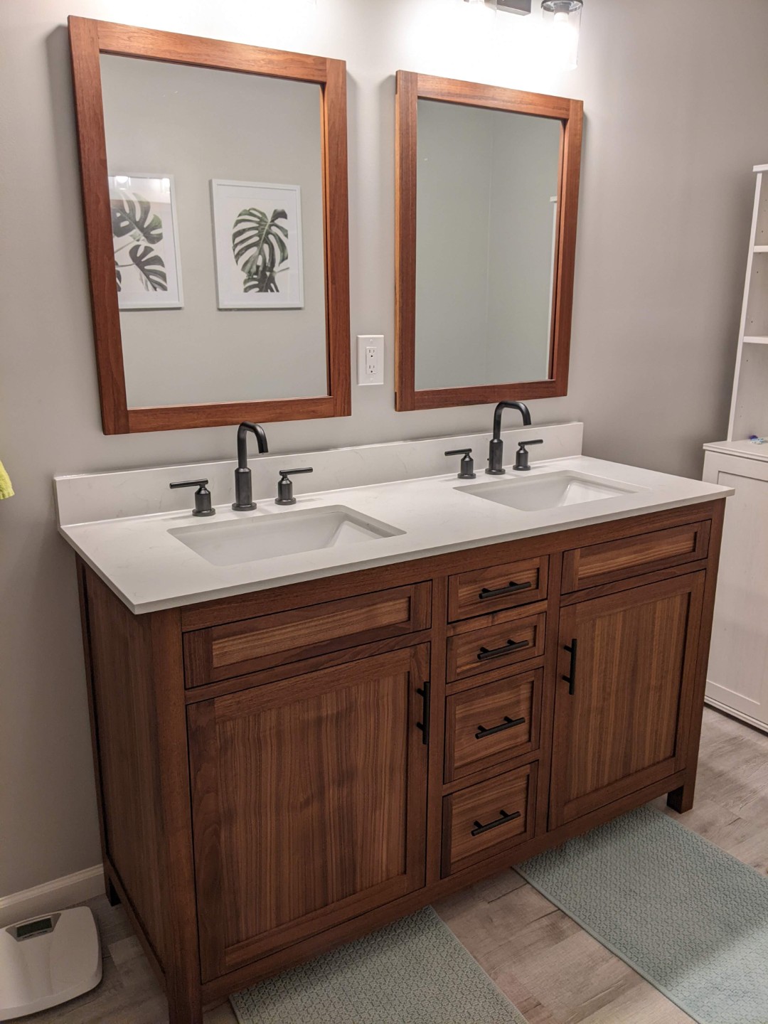 Bathroom vanity